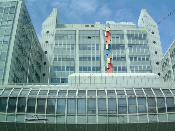 Freihaus building with the sculpture of Roland Goeschl